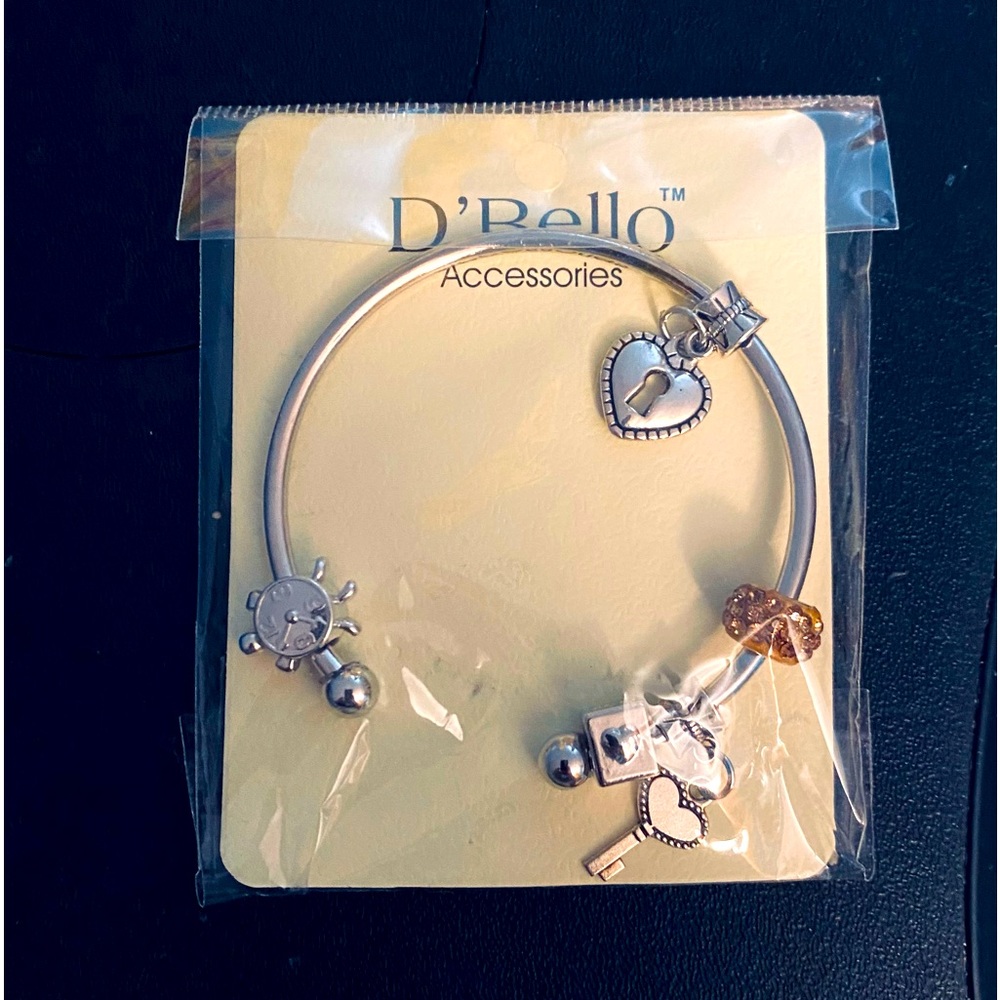 NWT charm bracelet